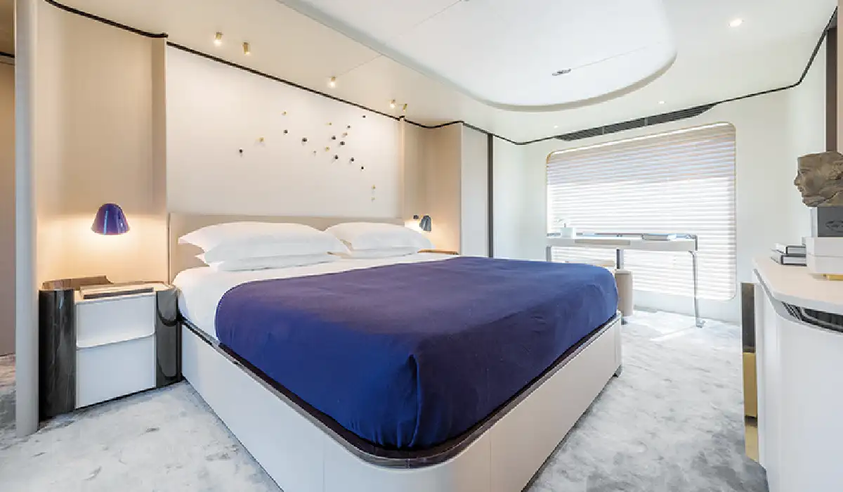 Azimut - Grande 32 Metri - Luxury Yacht Rentals Near me - Used Luxury Yachts Near me - Exclusive Concierge Club.webp